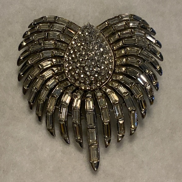 Dazzling Spider Baguette Rhinestone Vintage Brooch! Bold Statement piece!